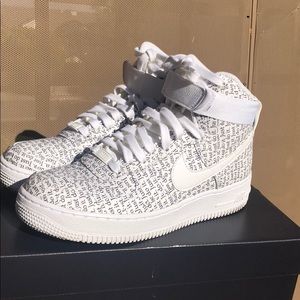 WOMEN’S AIR FORCE 1 HIGH LX “JUST DO IT.”